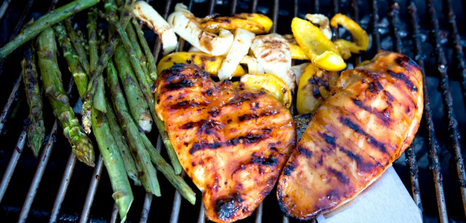 Keep These 5 Food Safety Tips in Mind When Grilling Outdoors