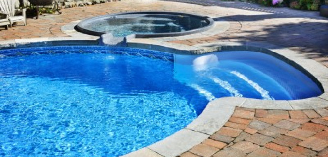 Green Tips for Eco-Friendly Pool Cleaning